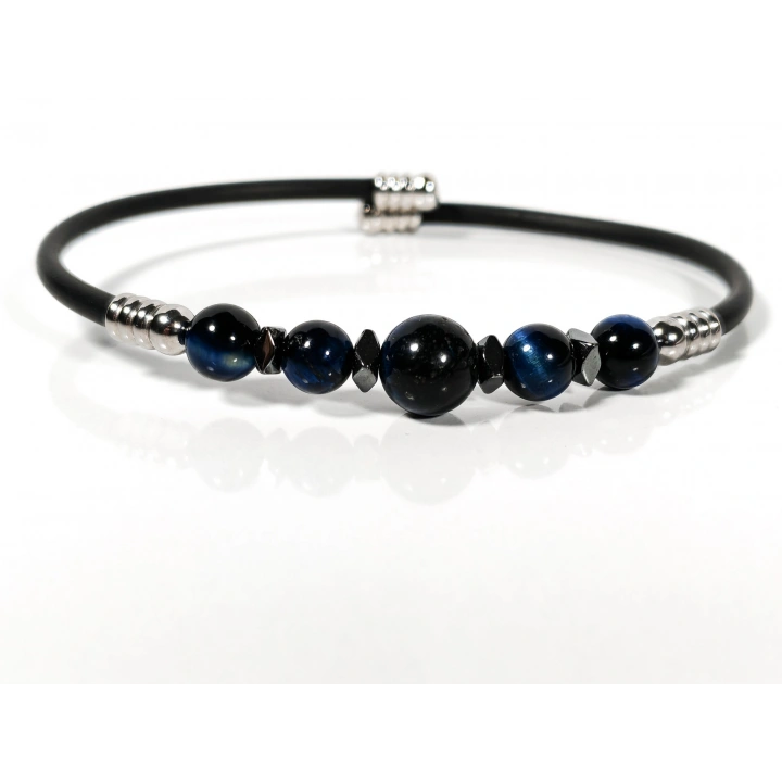 Siyah Minimal Bileklik – Mavi Kaplan Gözü Taşının Doğal Gücü ve Modern Şıklığı