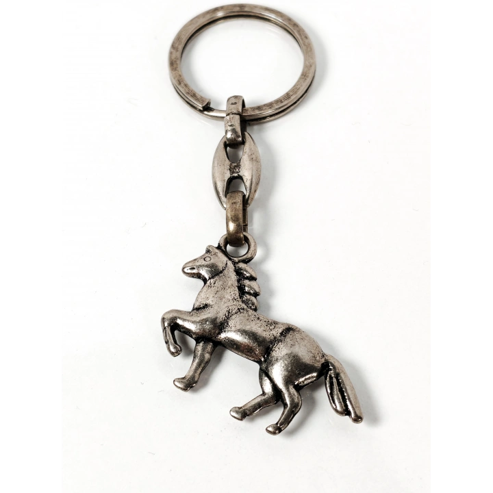 Şaha Kalkmış At Figürlü Metal Anahtarlık – Güç, Özgürlük ve Zarafeti Bir Arada Taşıyın