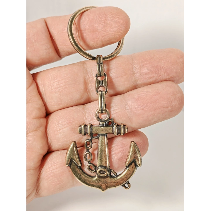 Antik Bronz Çapa Figürlü Metal Anahtarlık – Güven, Sadakat ve Zamansız Deniz Ruhu