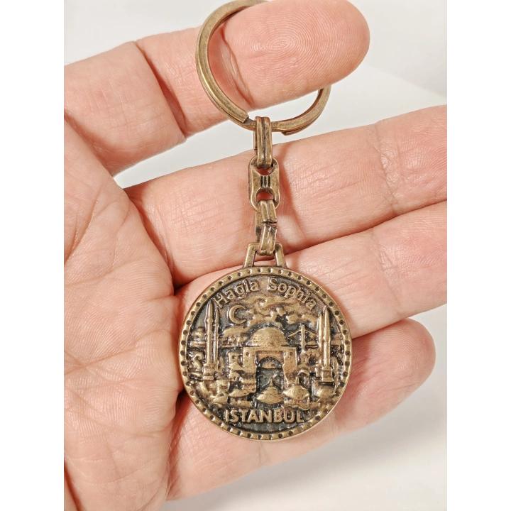 Antik Bronz Ayasofya (Hagia Sophia) Figürlü Metal Anahtarlık – İstanbul’un Tarihi ve Ruhunu Taşıyan Özel Tasarım