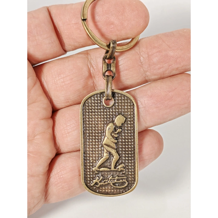 Antik Bronz Atatürk Figürlü Metal Anahtarlık – Saygı, Mücadele ve Zamansız Değer