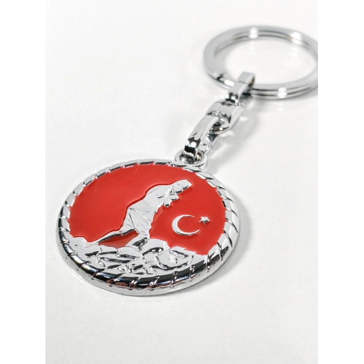 Atatürk Silüetli Ay Yıldız Figürlü Kırmızı Yuvarlak Metal Anahtarlık – Anlamlı ve Güçlü Bir Sembol