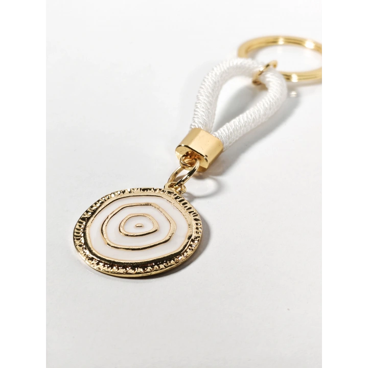 Beyaz İpli Nazar Boncuğu Detaylı Metal Anahtarlık – Zarif, Sade ve Anlamlı Tasarım