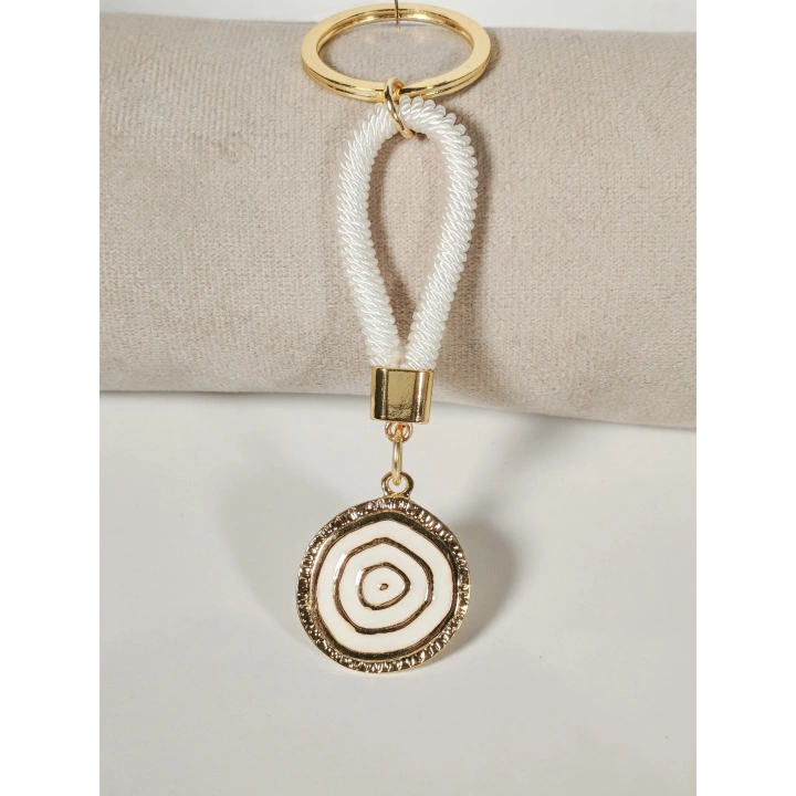 Beyaz İpli Nazar Boncuğu Detaylı Metal Anahtarlık – Zarif, Sade ve Anlamlı Tasarım