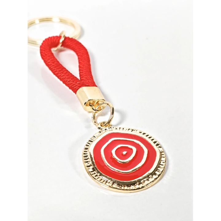 Kırmızı İpli Nazar Boncuğu Detaylı Metal Anahtarlık – Canlı, Dikkat Çekici ve Anlamlı Tasarım