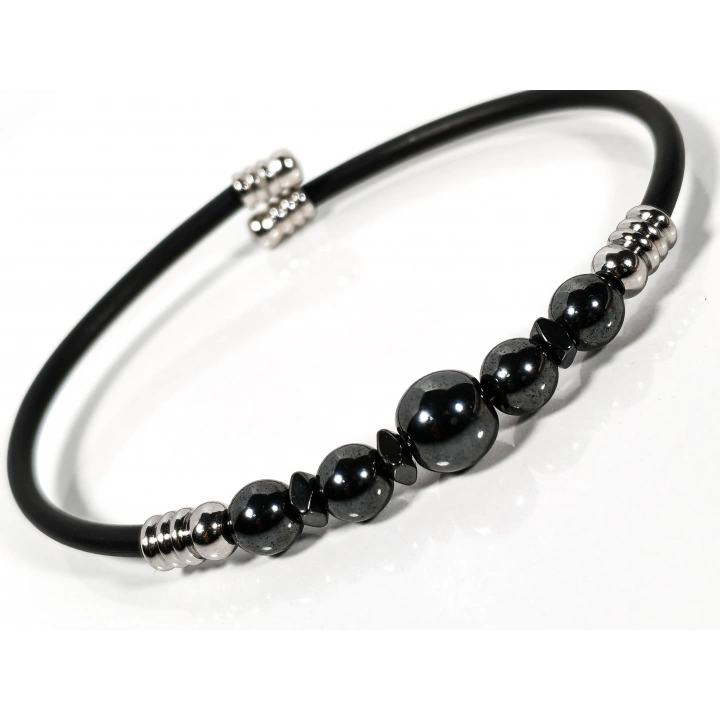 Hematit Taşlı Yaylı Bileklik – Güç, Denge ve Modern Şıklığın Birleşimi