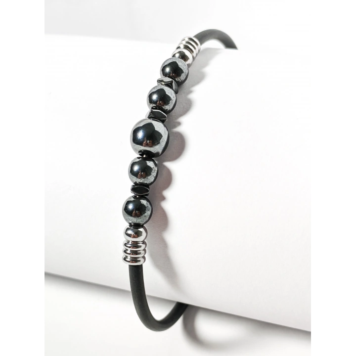 Hematit Taşlı Yaylı Bileklik – Güç, Denge ve Modern Şıklığın Birleşimi