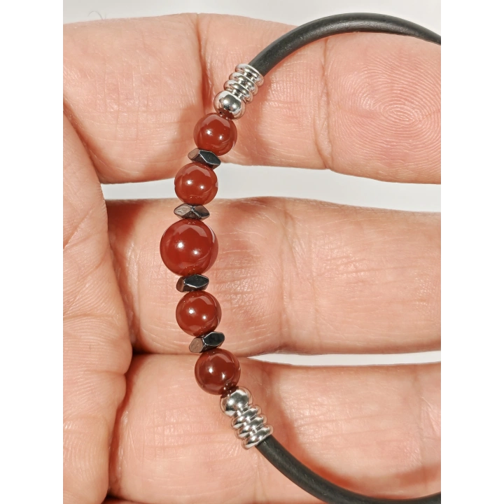 Akik Taşlı Yaylı Bileklik – Stres Azaltıcı, Güç Veren ve Şık Tasarım