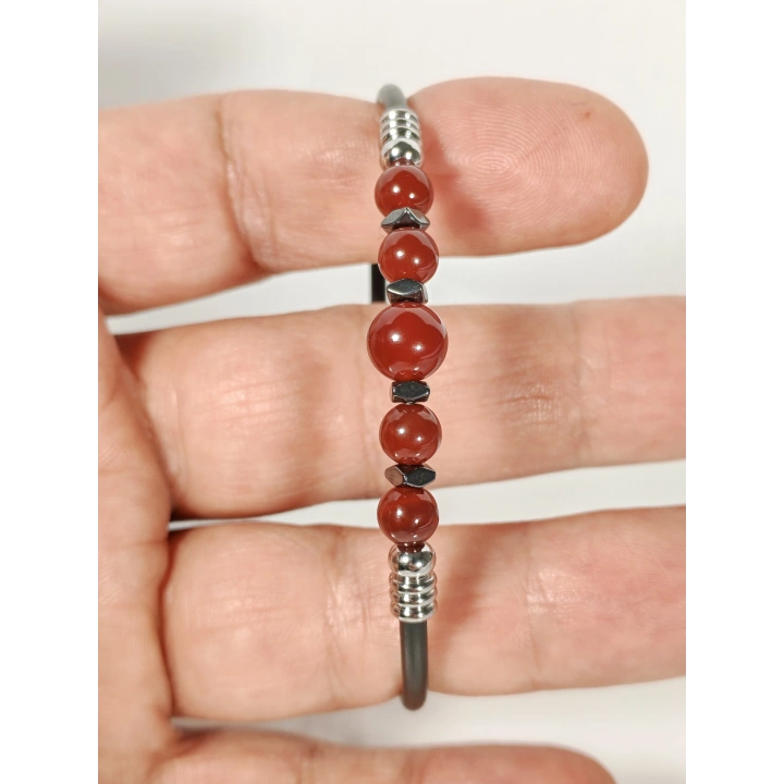 Akik Taşlı Yaylı Bileklik – Stres Azaltıcı, Güç Veren ve Şık Tasarım