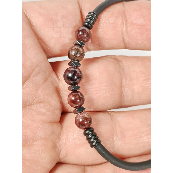 Garnet (Lal) Taşlı Yaylı Bileklik – Güç, Denge ve Yaşam Enerjisi
