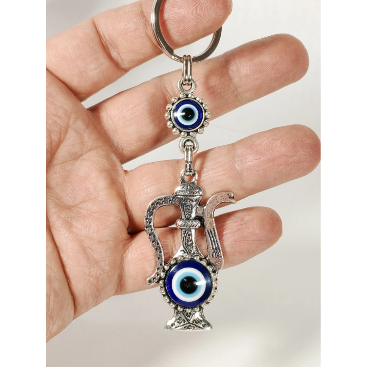 Nazar Boncuklu İbrik Figürlü Anahtarlık – Bereket, Koruma ve Geleneksel Sembol