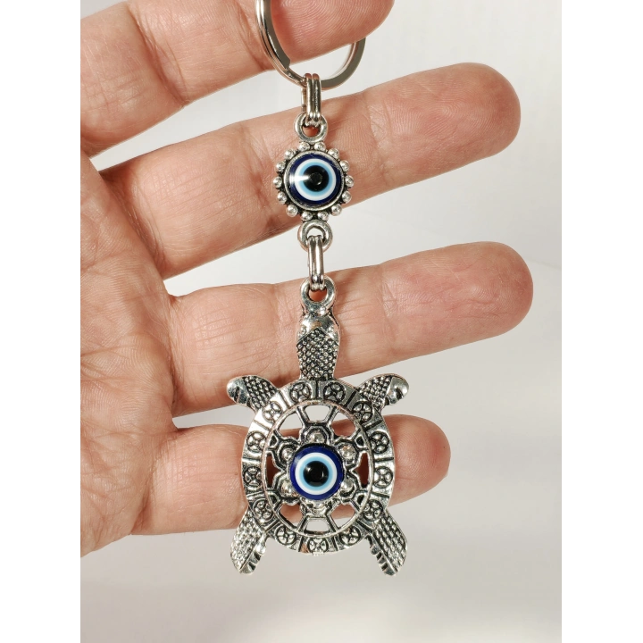 Nazar Boncuklu Kaplumbağa Figürlü Anahtarlık – Sabır, Bereket ve Koruyucu Enerji