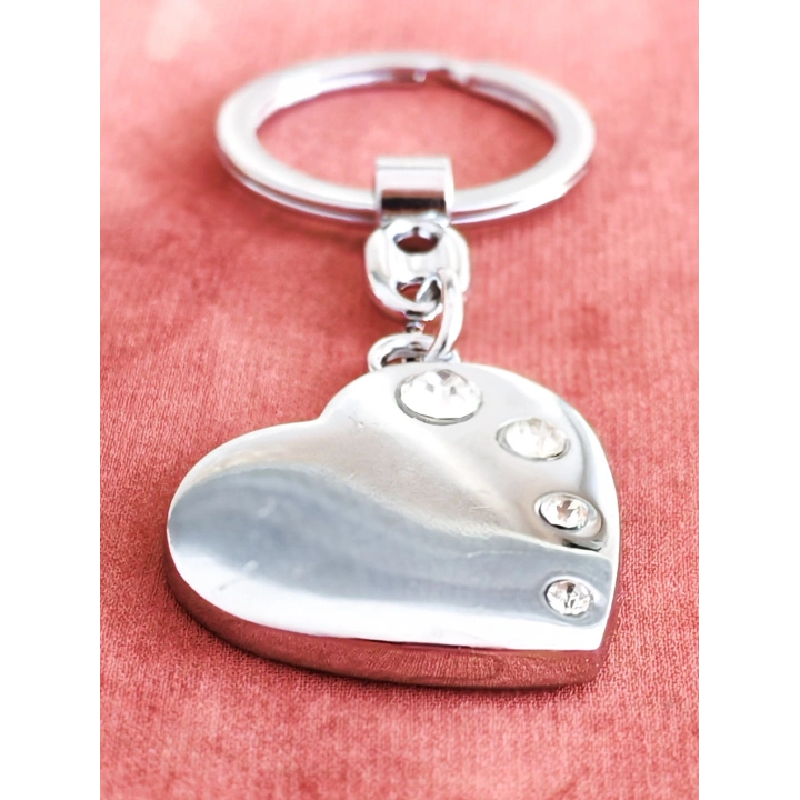 Gümüş Renkli Taşlı Kalp Metal Anahtarlık