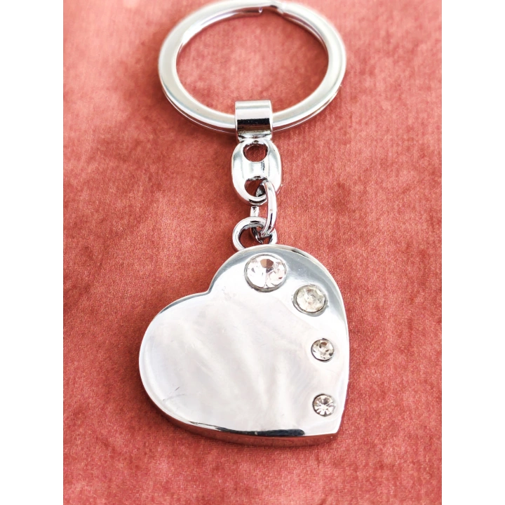 Gümüş Renkli Taşlı Kalp Metal Anahtarlık