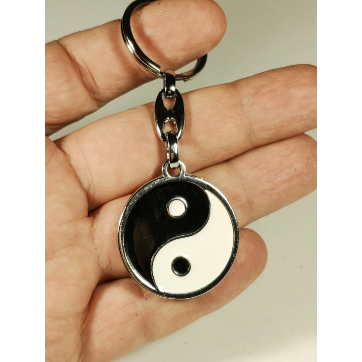 Yin ve Yang Siyah ve Beyaz Metal Anahtarlık