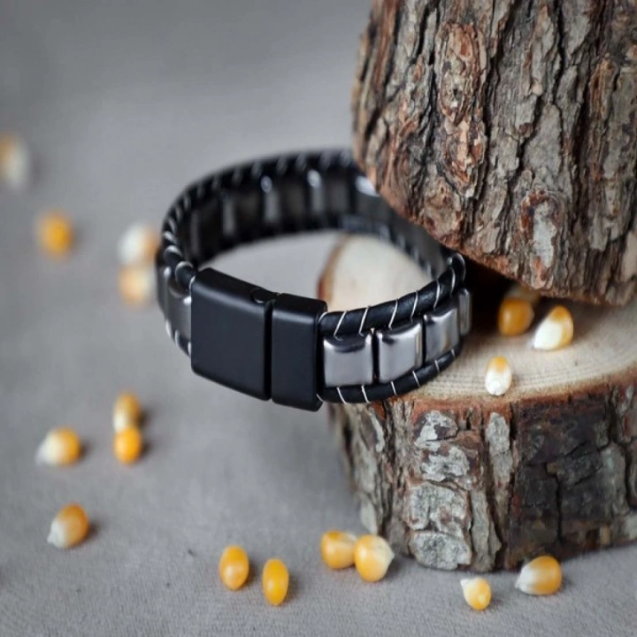 Moncuk Design Hematit Örmeli Deri Bileklik 33512B2D8M04