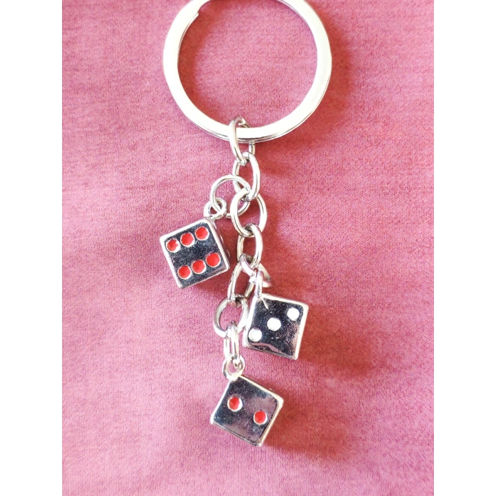 Tavla Zarlarından Metal Anahtarlık