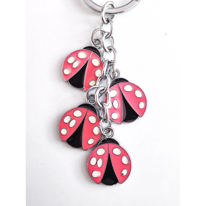 Pembe Uğur Böceklerinden Metal Anahtarlık
