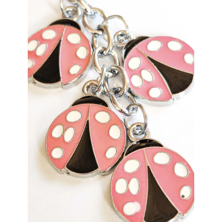 Pembe Uğur Böceklerinden Metal Anahtarlık