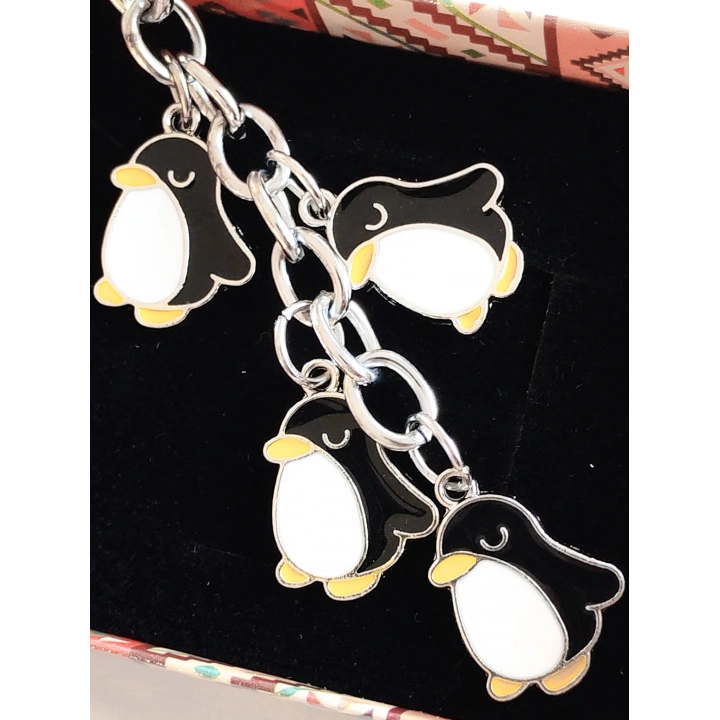 Sevimli Penguenlerden Metal Anahtarlık