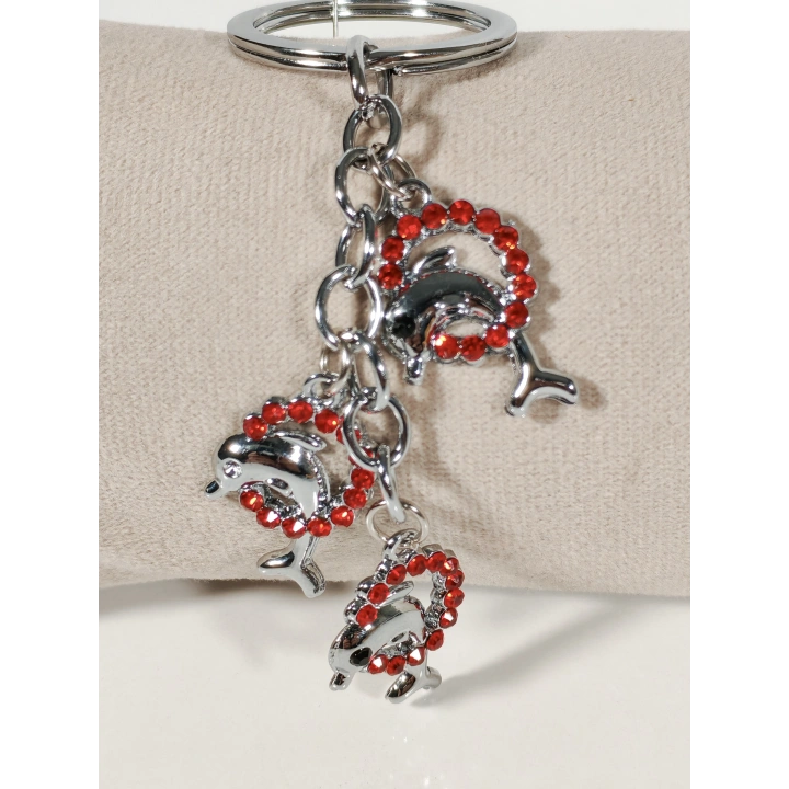 Kırmızı Taşlı Halkalar İçinde Yunus Balıklarından Metal Anahtarlık