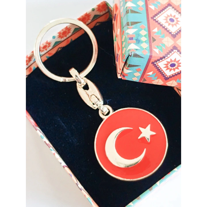 Yuvarlak Kırmızı Zeminde Sarı Altın Renkli Ay Yıldız Figürlü Anahtarlık