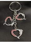 Pembe Taşlı Kalp Şeklinde Yunus Balıklarından Metal Anahtarlık