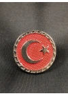 Kırmızı Zeminde Ay Yıldız Kabartmalı Yuvarlak Metal Rozet