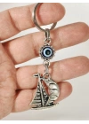 Yelkenli & Nazar Boncuğu Figürlü Anahtarlık – Koruma, Özgürlük ve Yolculuk Sembolü