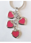 Pembe Kalplerden Oluşan Metal Anahtarlık