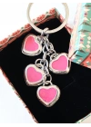 Pembe Kalplerden Oluşan Metal Anahtarlık