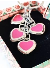 Pembe Kalplerden Oluşan Metal Anahtarlık