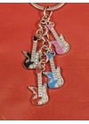 Renkli Gitarlardan Oluşan Metal Anahtarlık