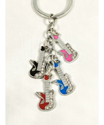 Renkli Gitarlardan Oluşan Metal Anahtarlık