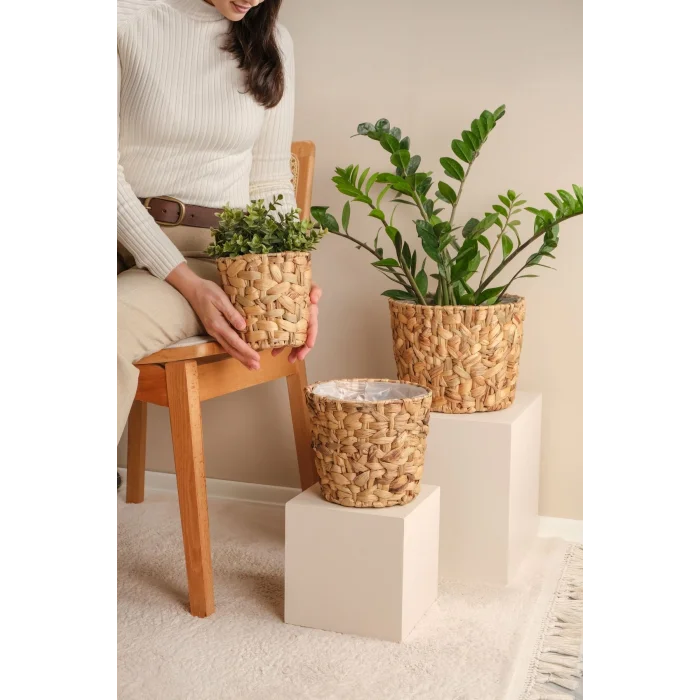 Romy - 3 lü Dekoratif Doğal El Örmesi Kalın Hasır İç Korumalı Saksı Sepet Seti