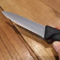Victorinox 6.7631 8cm Kırmızı Tırtıklı Soyma Bıçağı