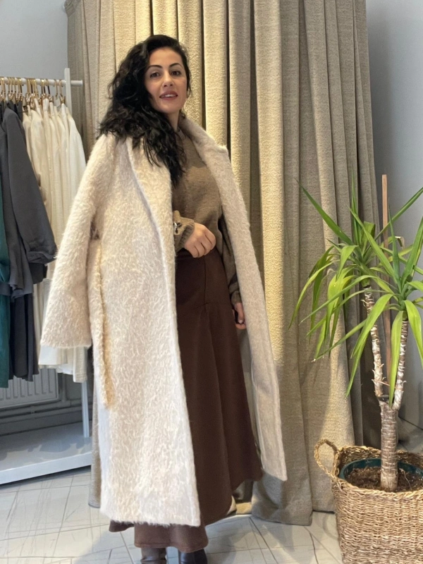 Krem Oversize Uzun Kürk