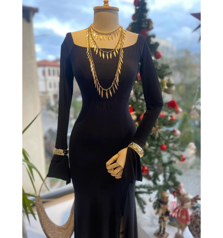 Siyah Kayık Yaka Uzun Elbise