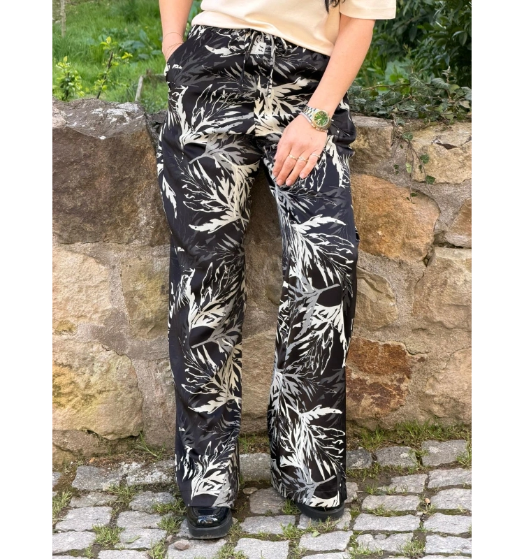 Siyah Desenli Kalın Saten Pantalon