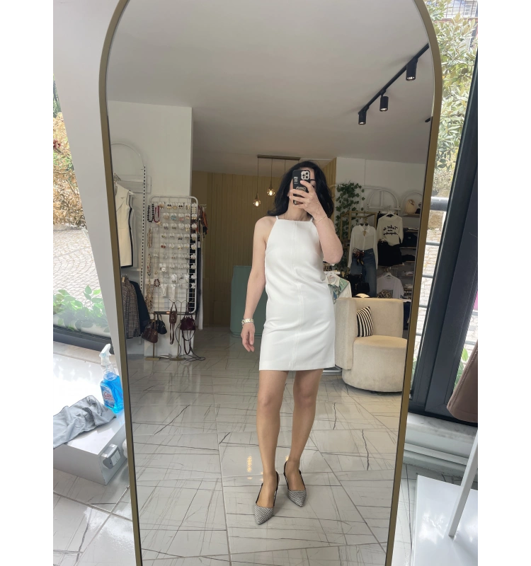 Beyaz Kısa Elbise Halter Yaka