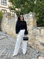 Siyah Yakası Büzgülü Buluz