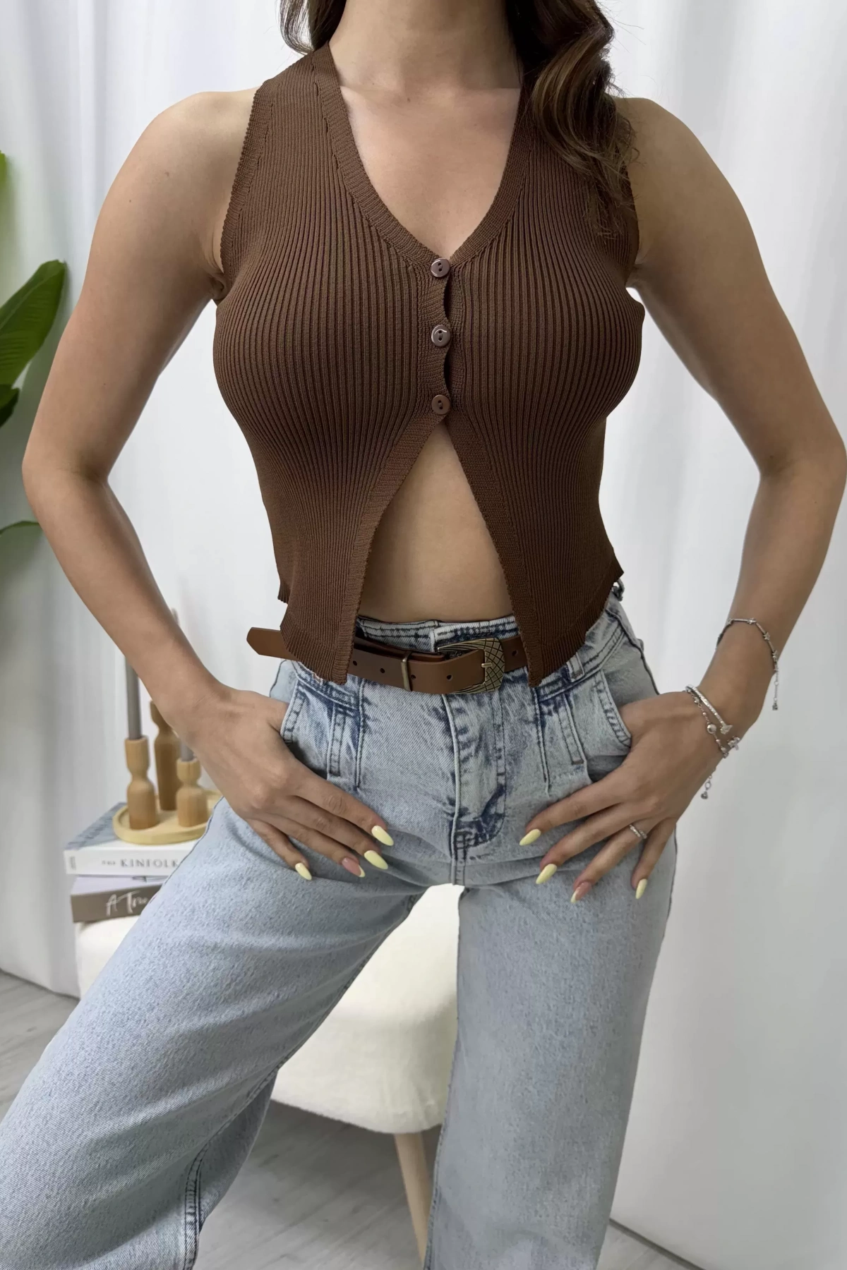 Eve Düğmeli Yelek - Kahve