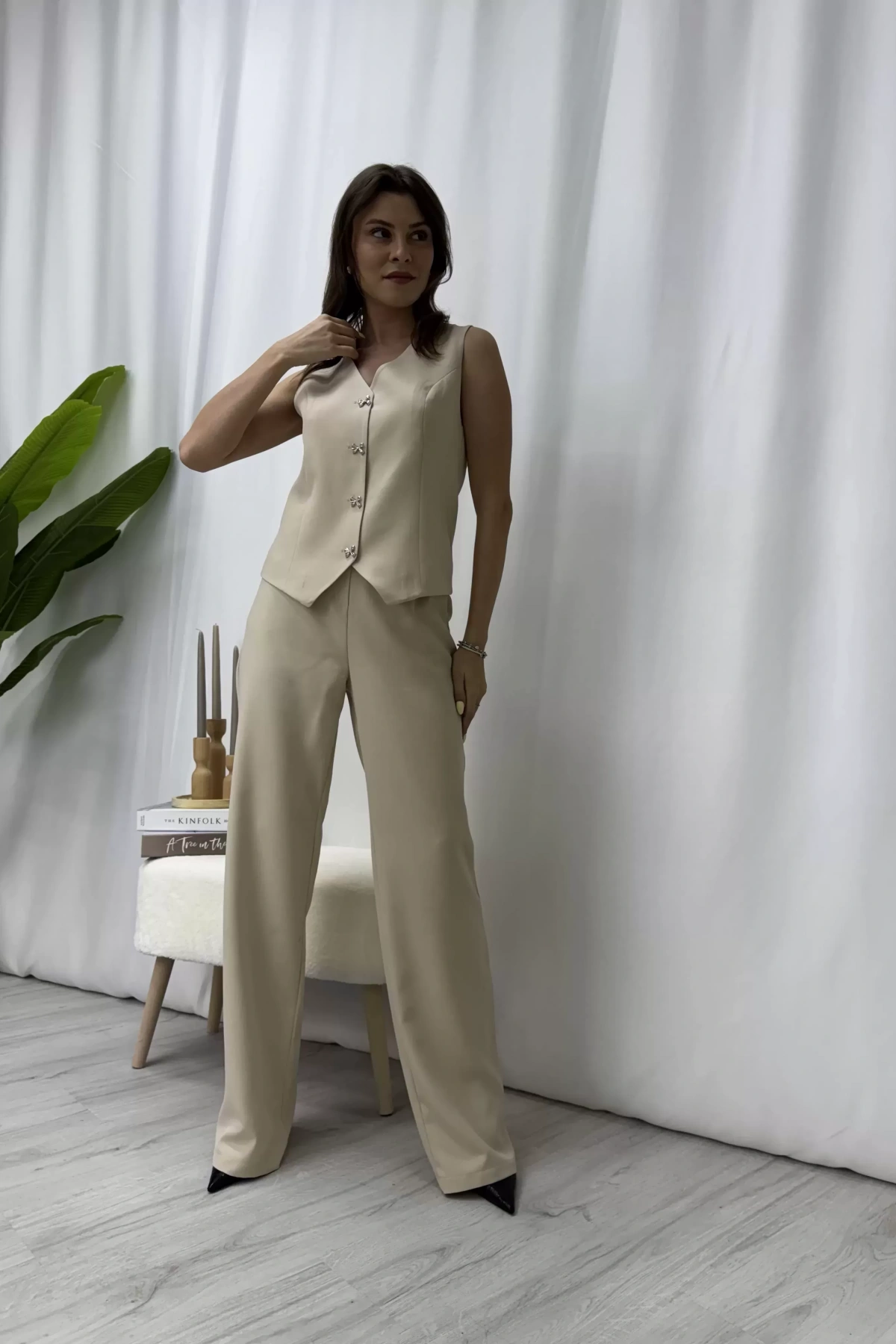 Olivia Kurdele Yelekli Takım - Bej