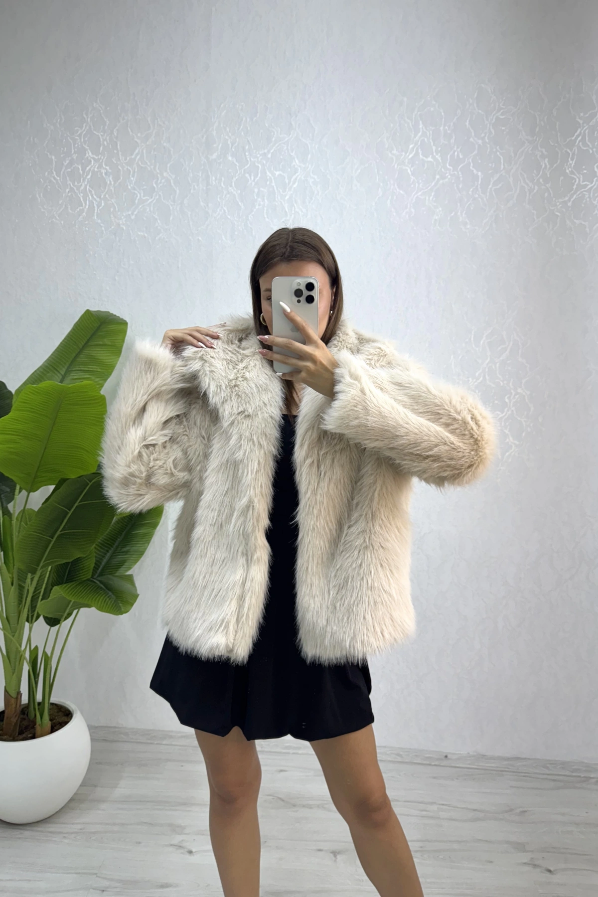 Darian Kürk Mont-Krem