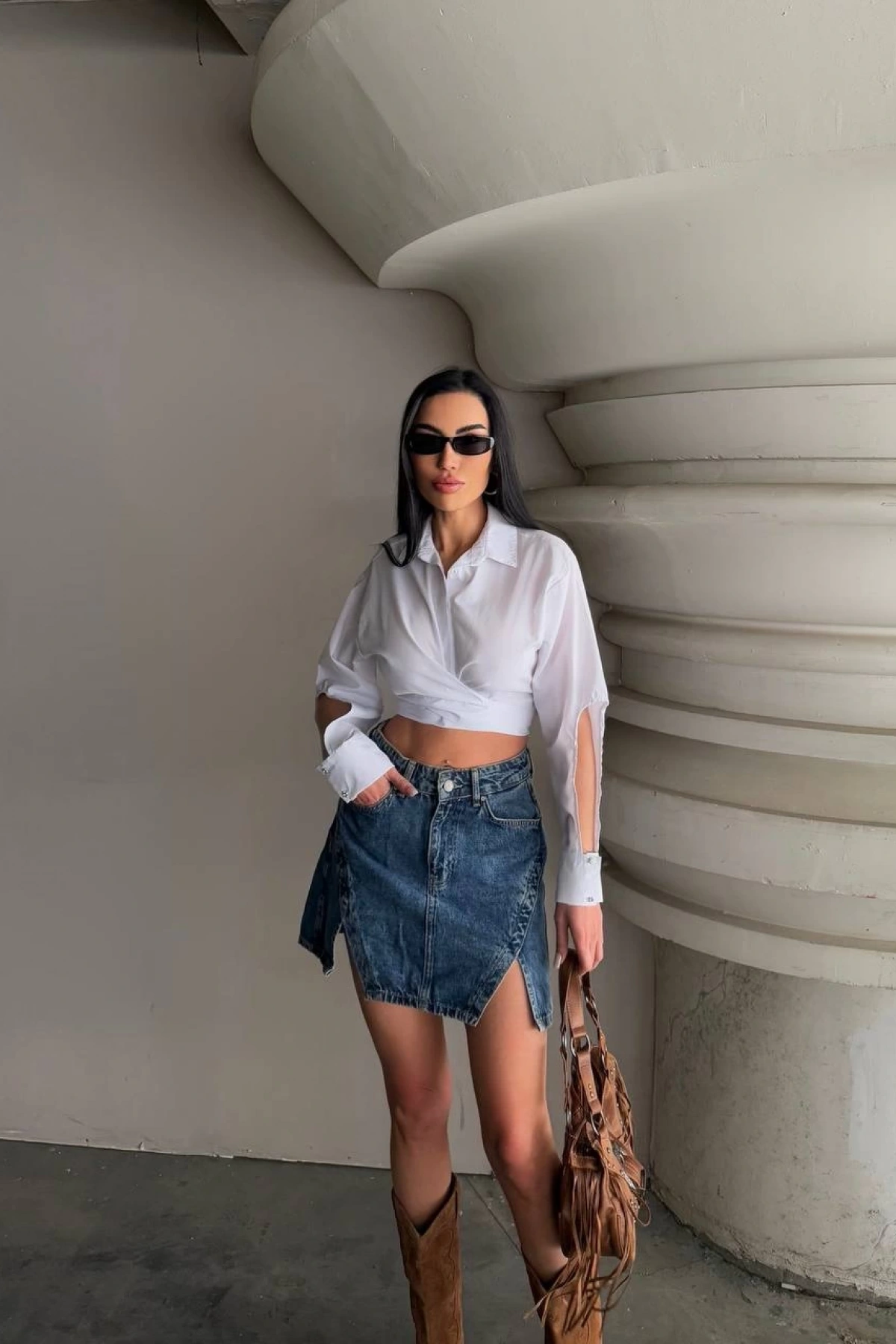 Kol Yırtmaçlı Detaylı Bağlamalı Gömlek