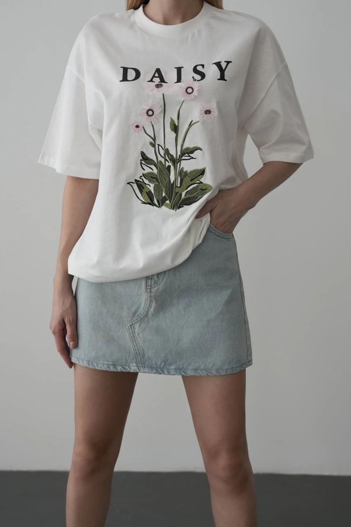Daisy T-shirt