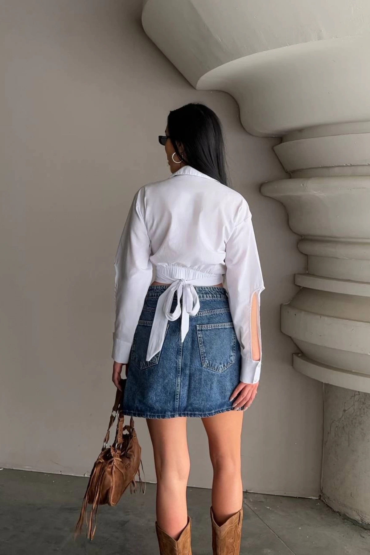 Kol Yırtmaçlı Detaylı Bağlamalı Gömlek