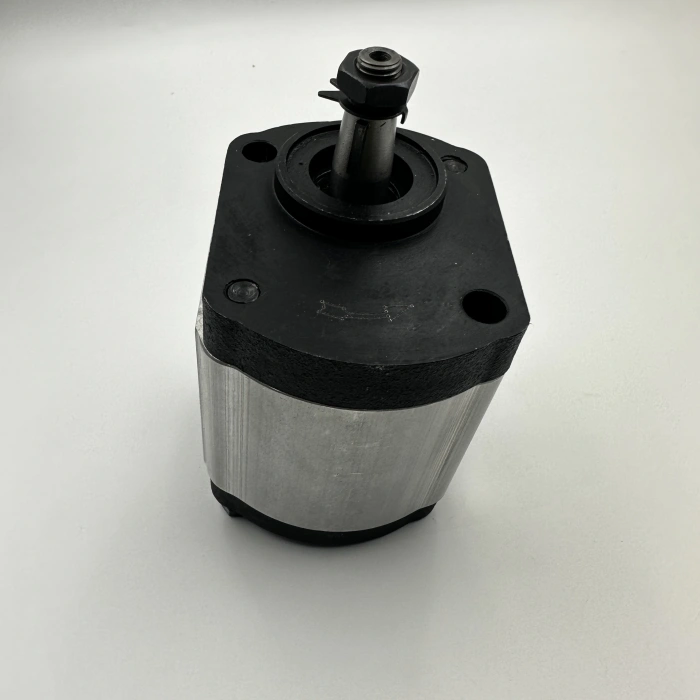 Hidrolik Dişli Pompa Sağ Dönüş C 22 Cc - 33 Lt