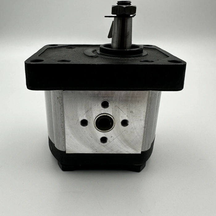 Hidrolik Dişli Pompa Sağ Dönüş C 8.2 Cc - 12.3 Lt