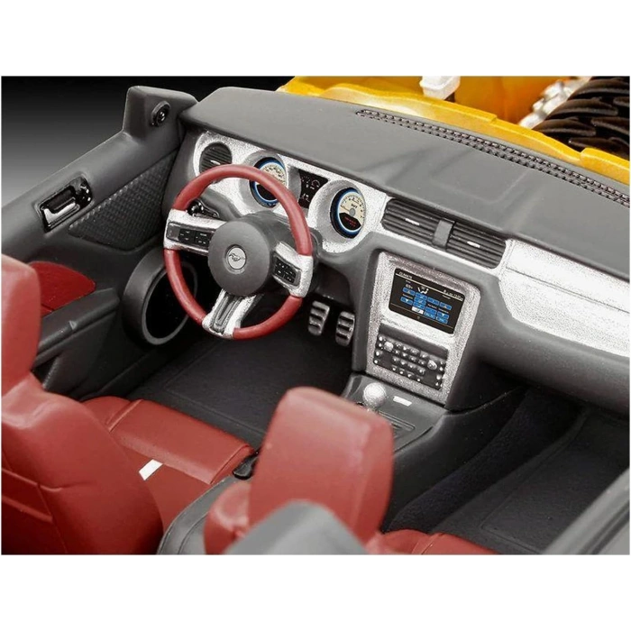 Revell 07046 1/25 2010 Ford Mustang GT